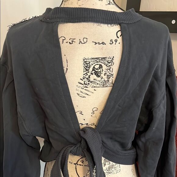 Anthropologie Pilcro Gray Open Back Tie Distressed Sweatshirt Boho Modern Casual - Picture 11 of 16